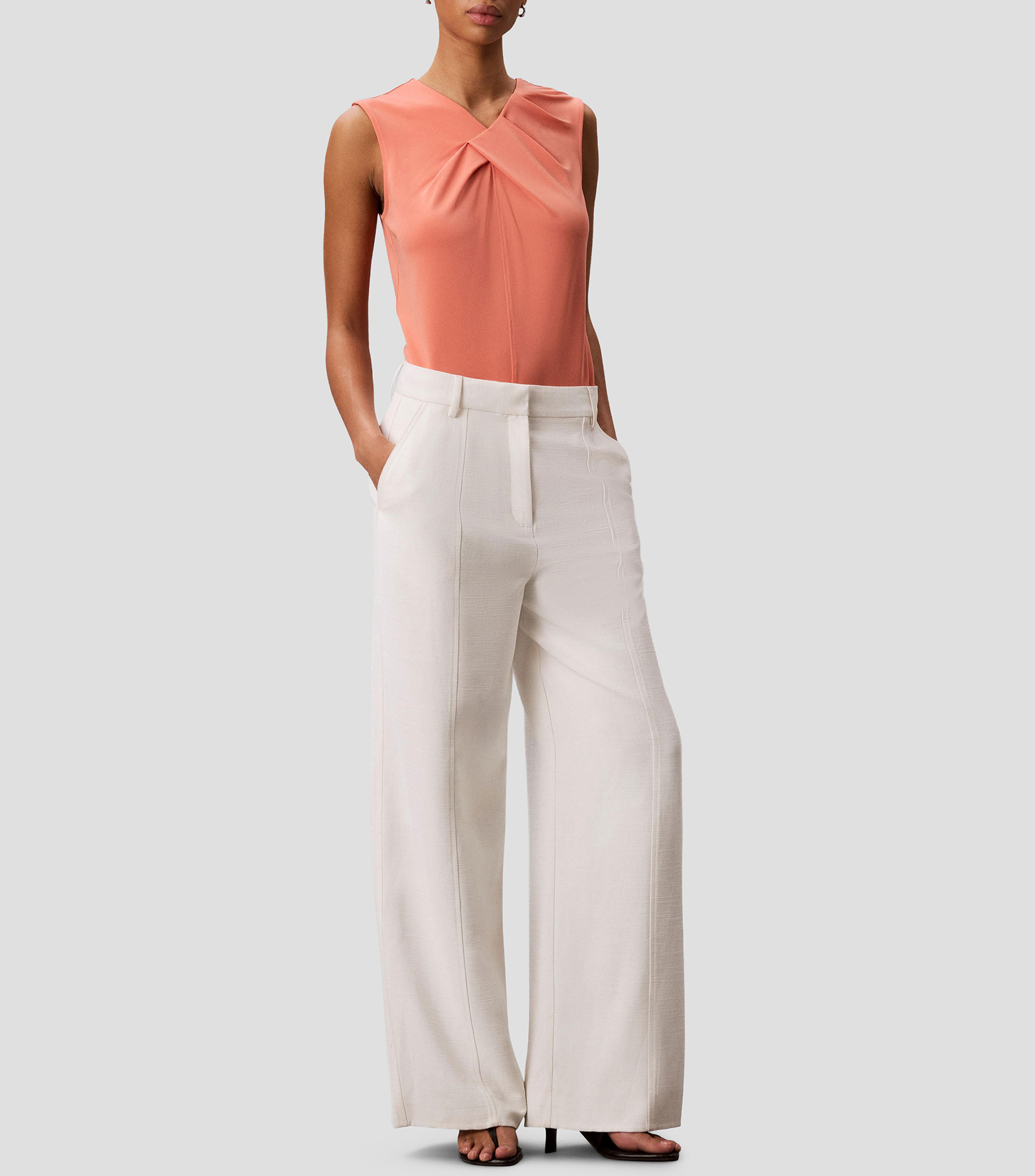 Top cuello V sin mangas liso Mujer